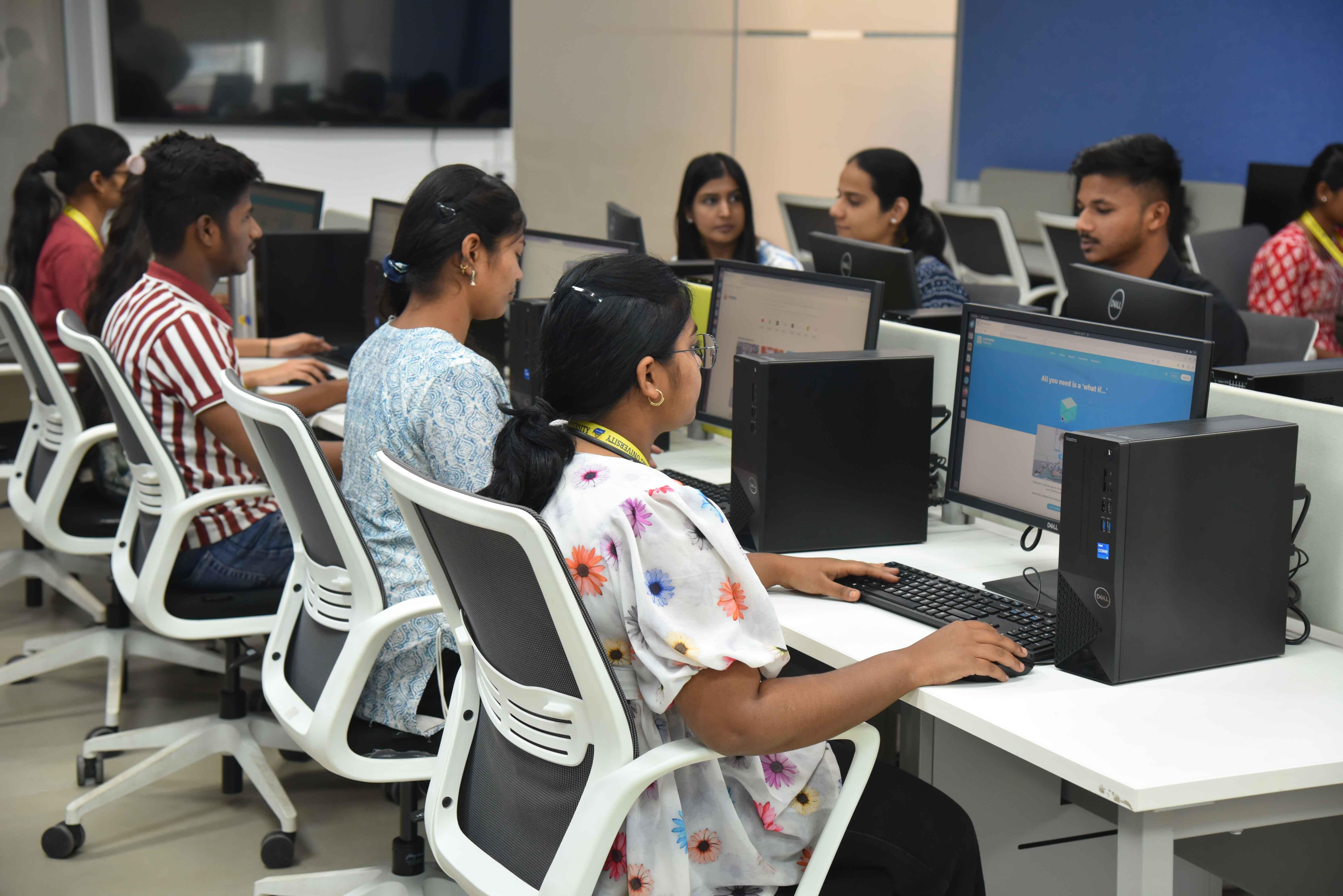 MIT Vishwaprayag University Solapur BCA Lab photo 3