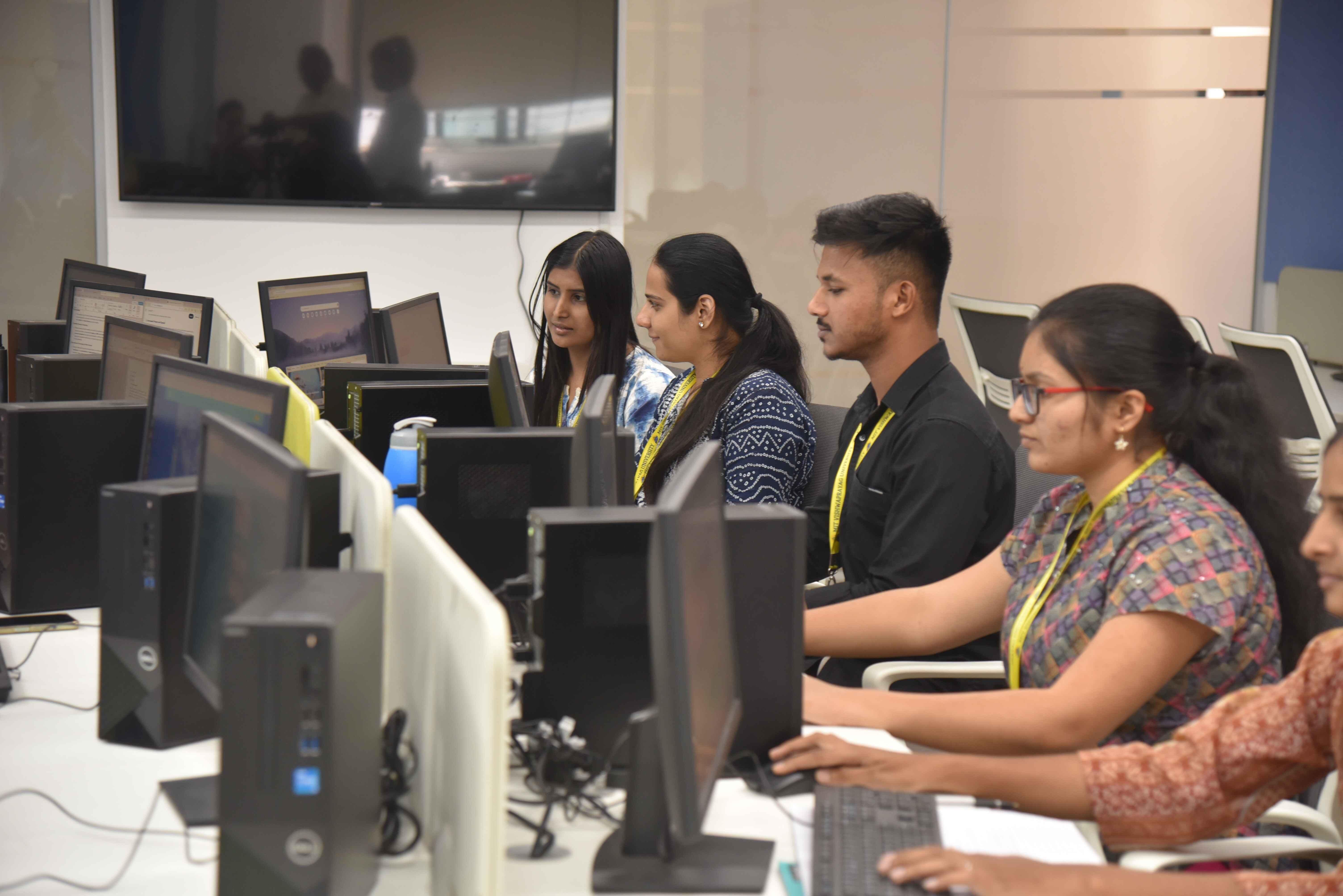 MIT Vishwaprayag University Solapur BCA Lab photo 7