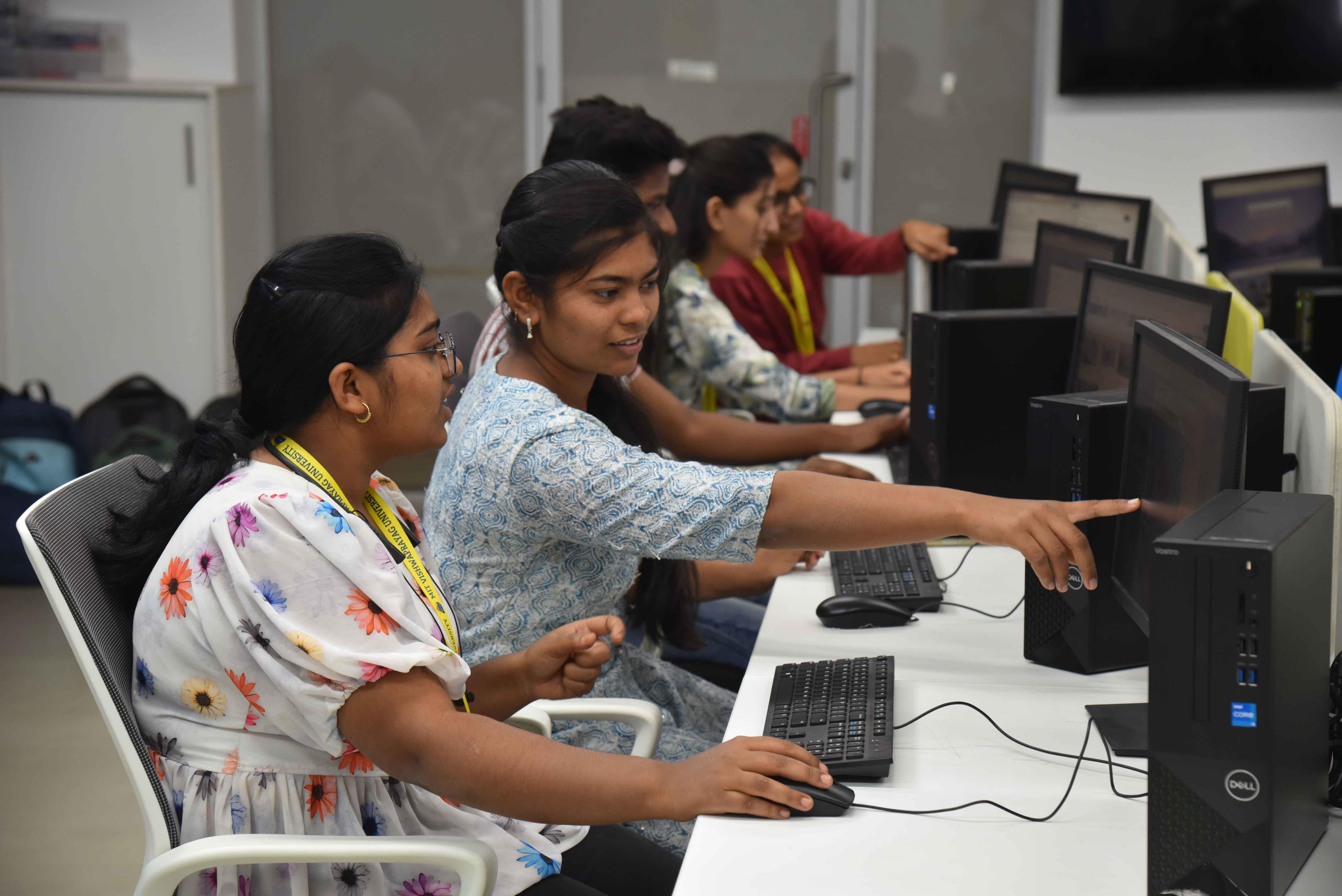 MIT Vishwaprayag University Solapur BCA Lab photo 18