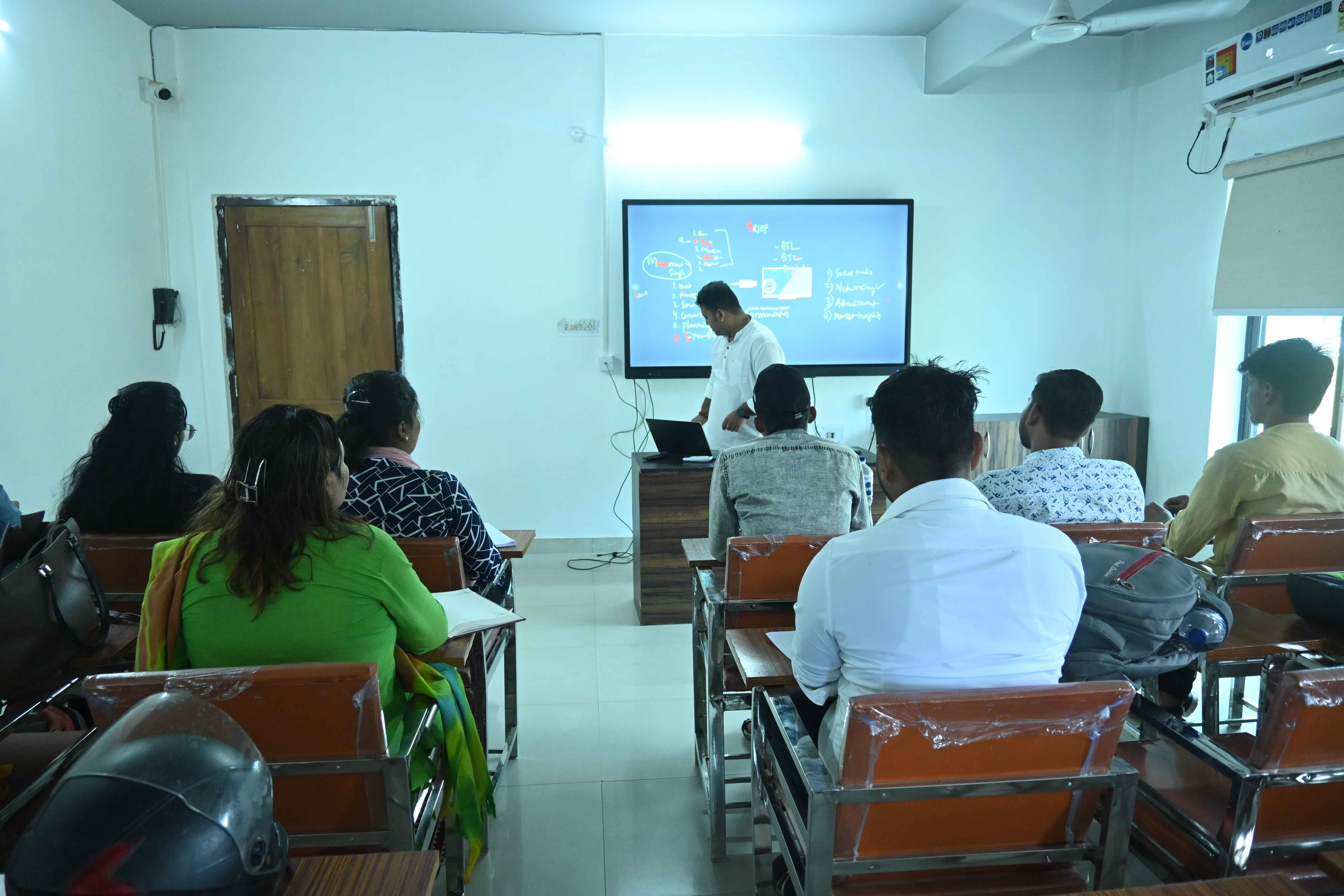 GIEM Classrooms photo 3