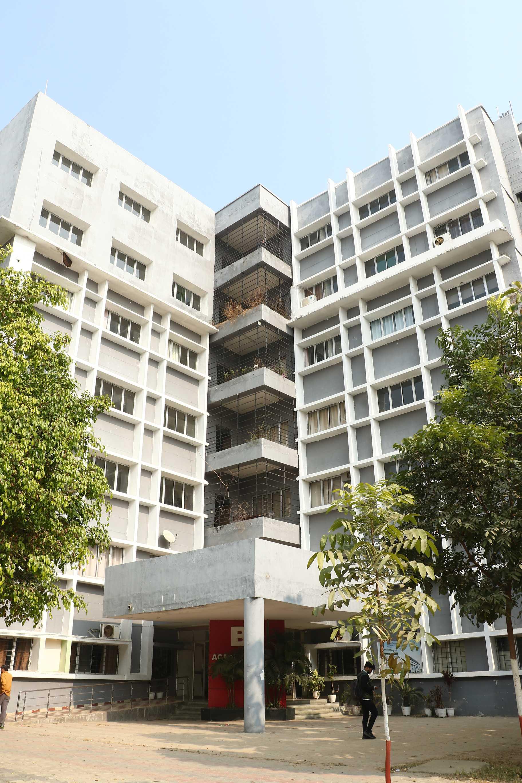 SRMU Academic Building photo 7