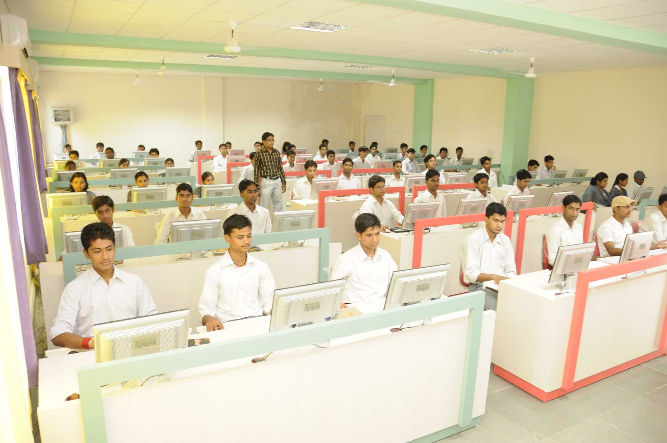 Technocrats Institute of Technology Bhopal Computer Lab photo 25