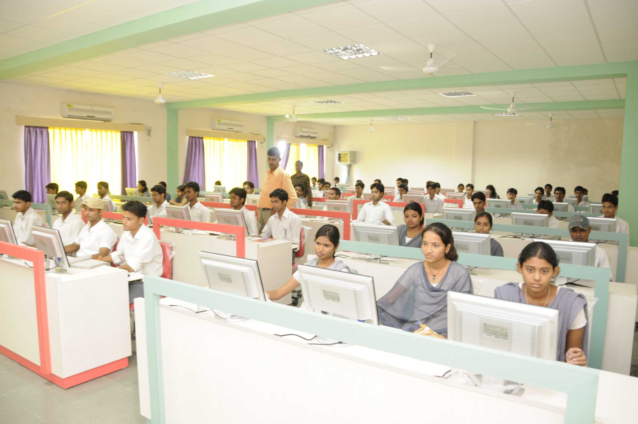 Technocrats Institute of Technology Bhopal Computer Lab photo 26
