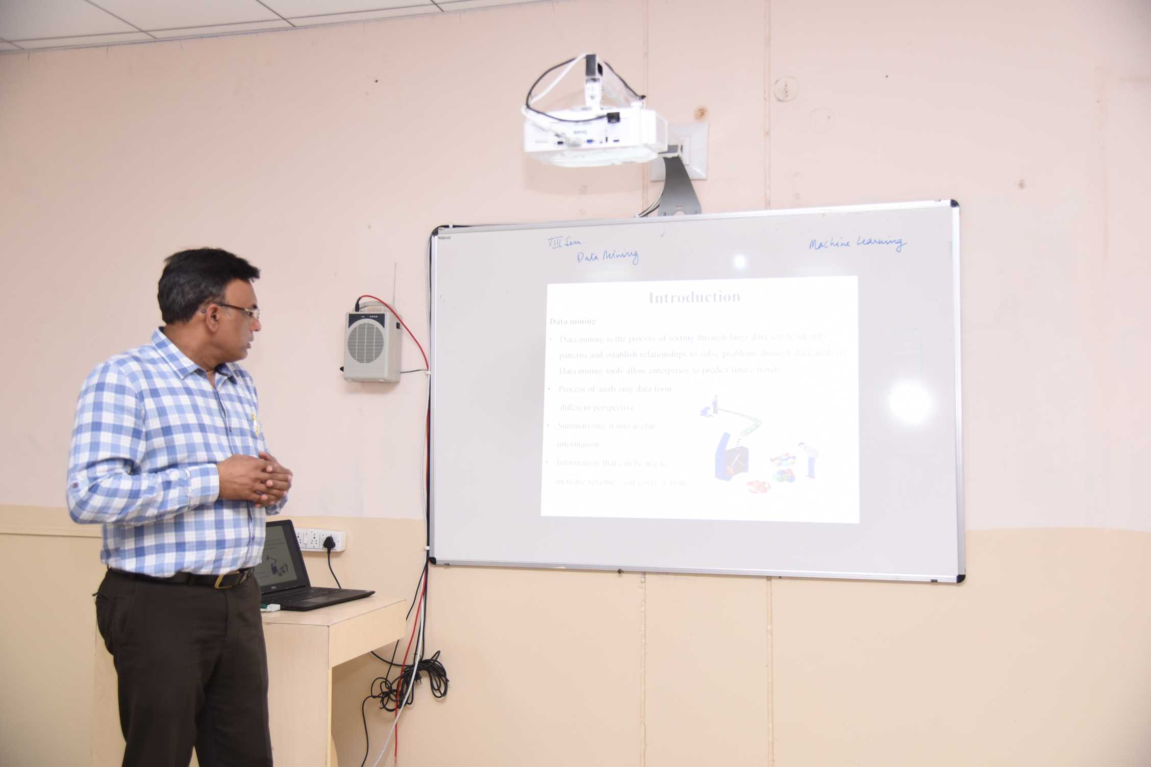 Technocrats Institute of Technology MBA Bhopal Class Room photo 29