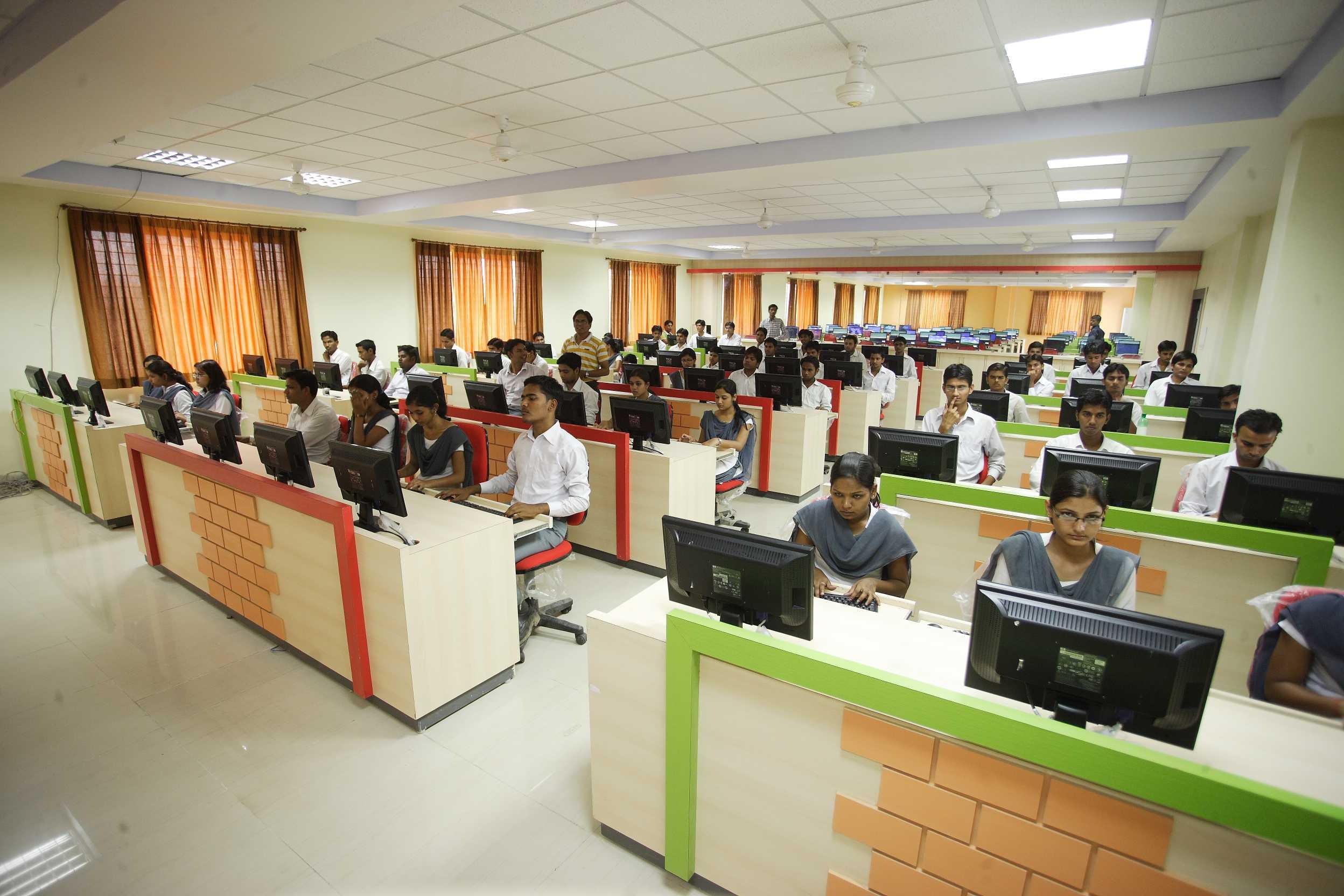 Technocrats Institute of Technology MBA Bhopal Computer Lab photo 1