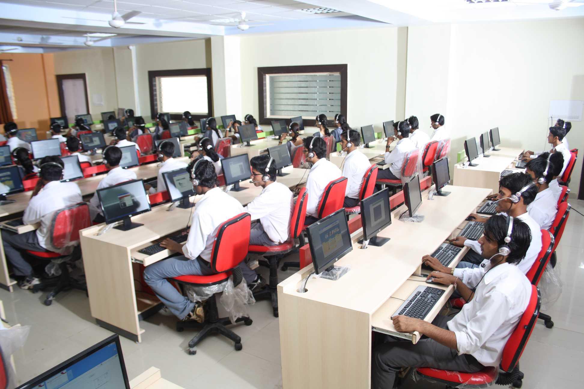 Technocrats Institute of Technology MBA Bhopal Computer Lab photo 14