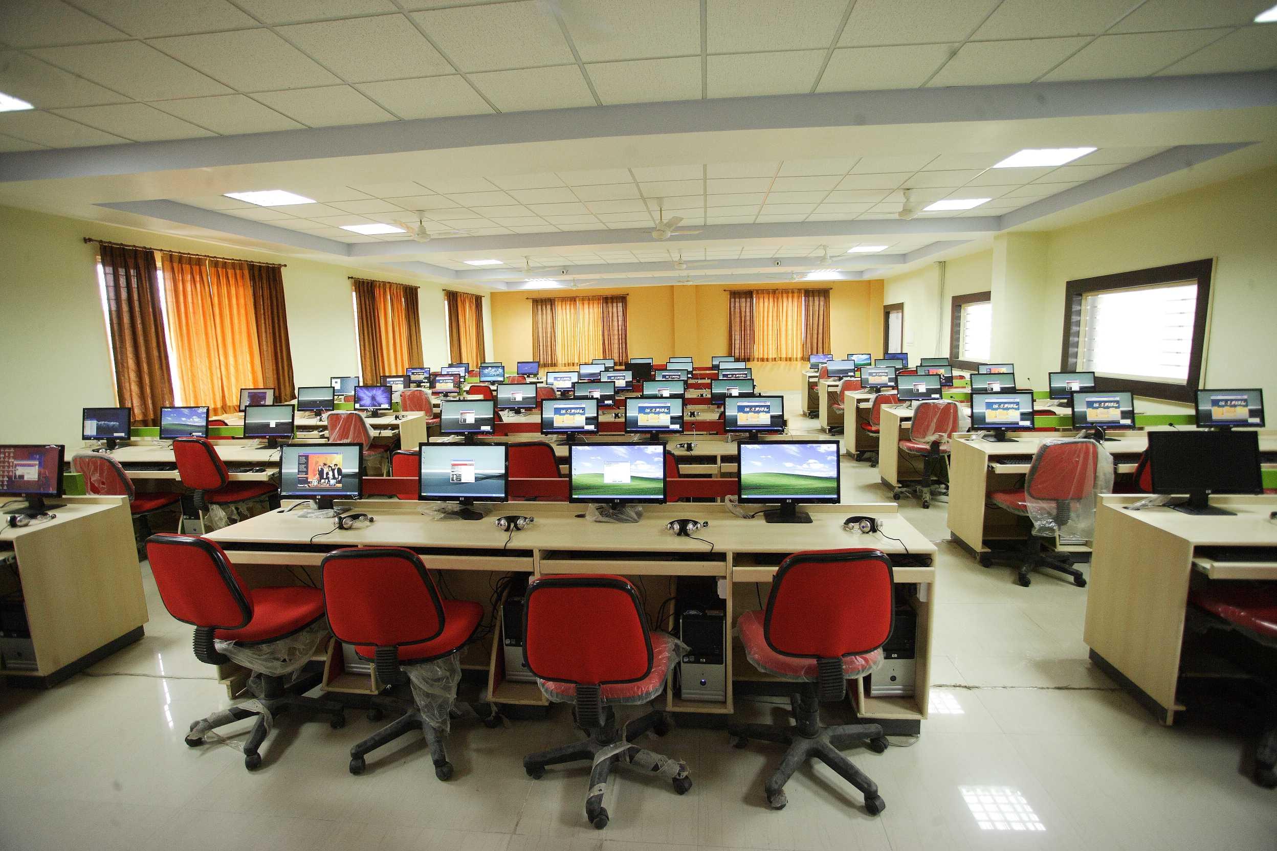 Technocrats Institute of Technology and Science Bhopal Computer Lab photo 3