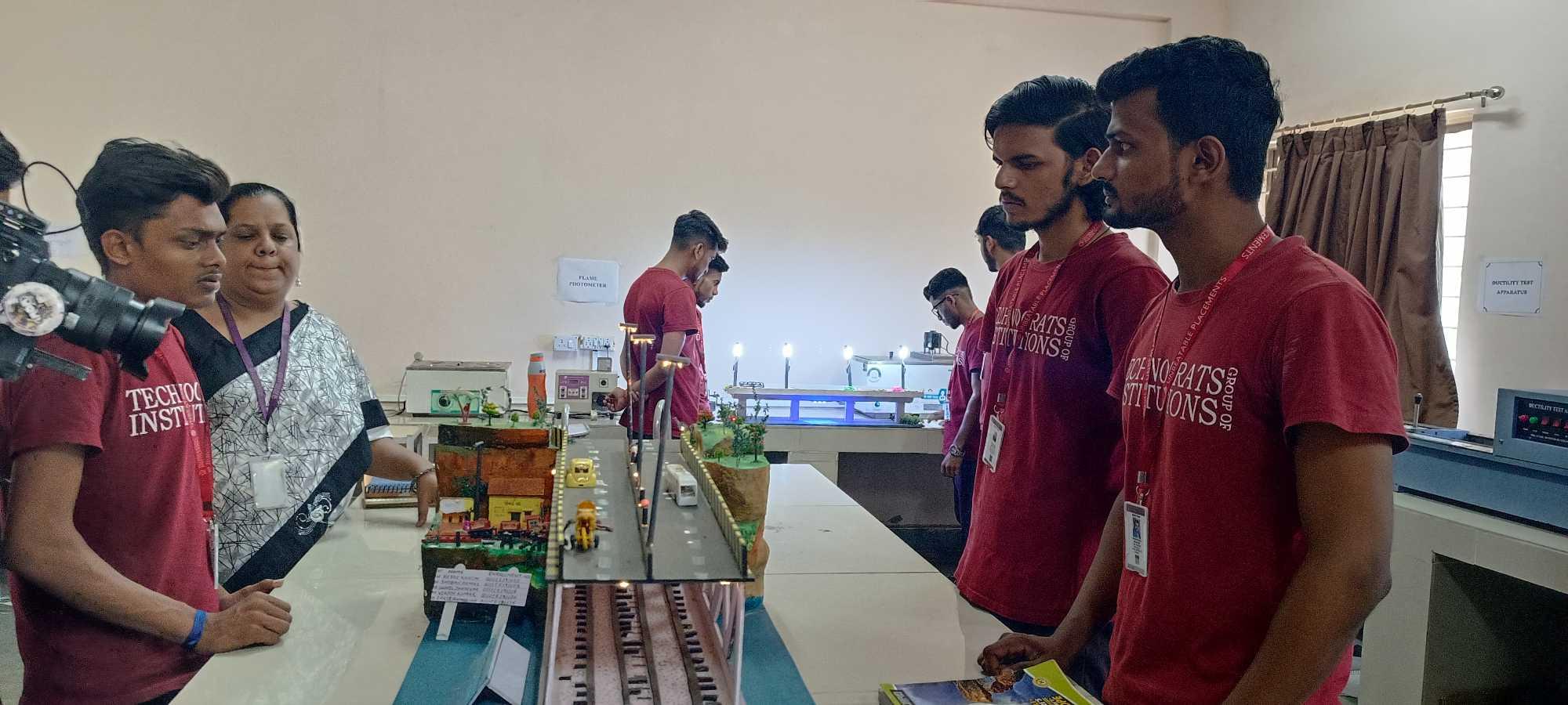 Technocrats Institute of Technology and Science Bhopal Labs photo 15