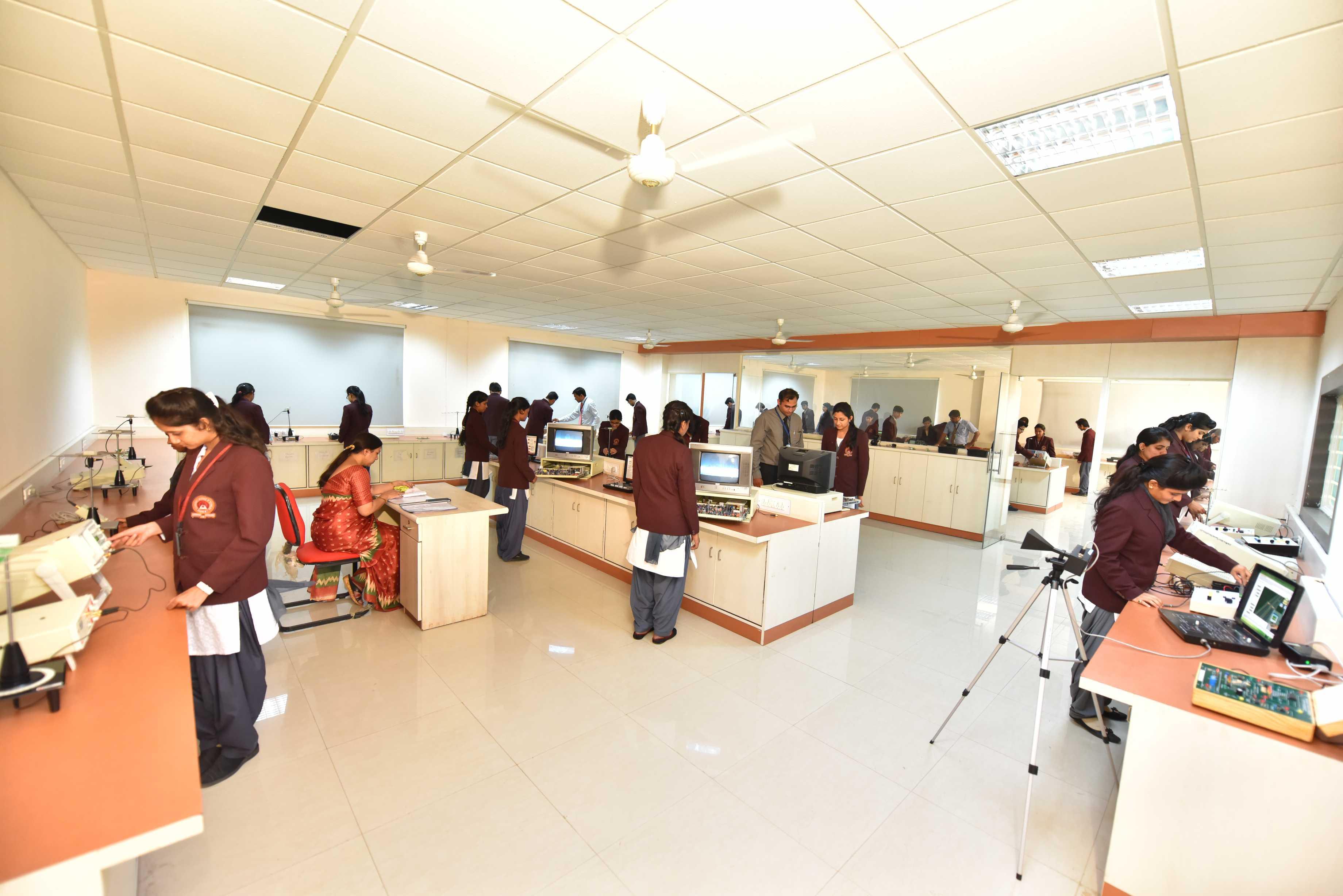 Technocrats Group of Institutions Bhopal Laboratories and Equipments photo 12