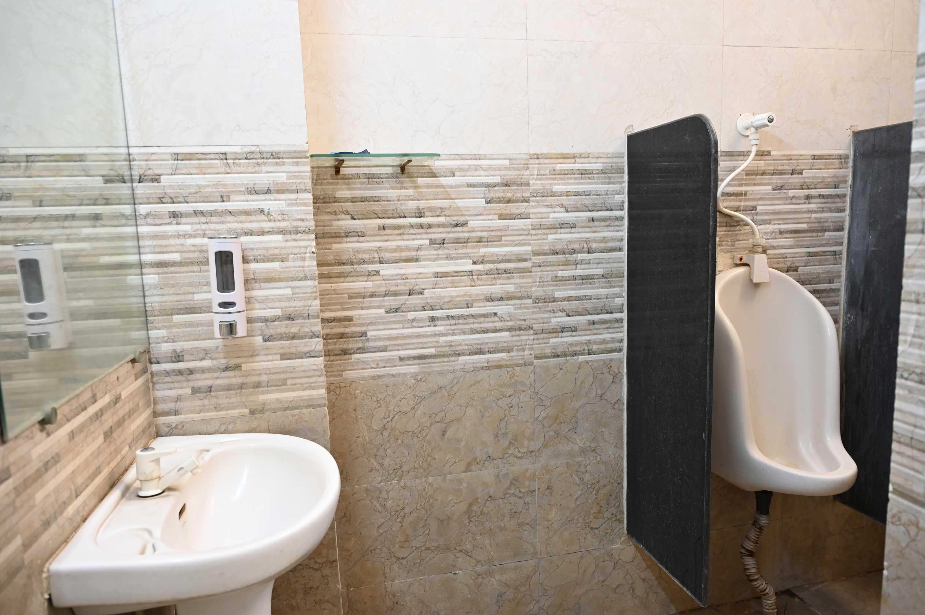 Technocrats Group of Institutions Bhopal Washroom photo 5