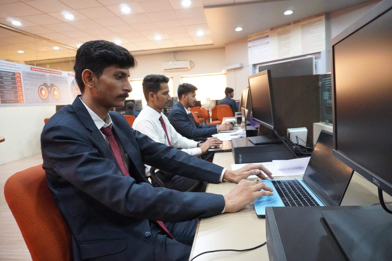 Dr. D.Y. Patil School of Management & Research Pune Programing Lab photo 7