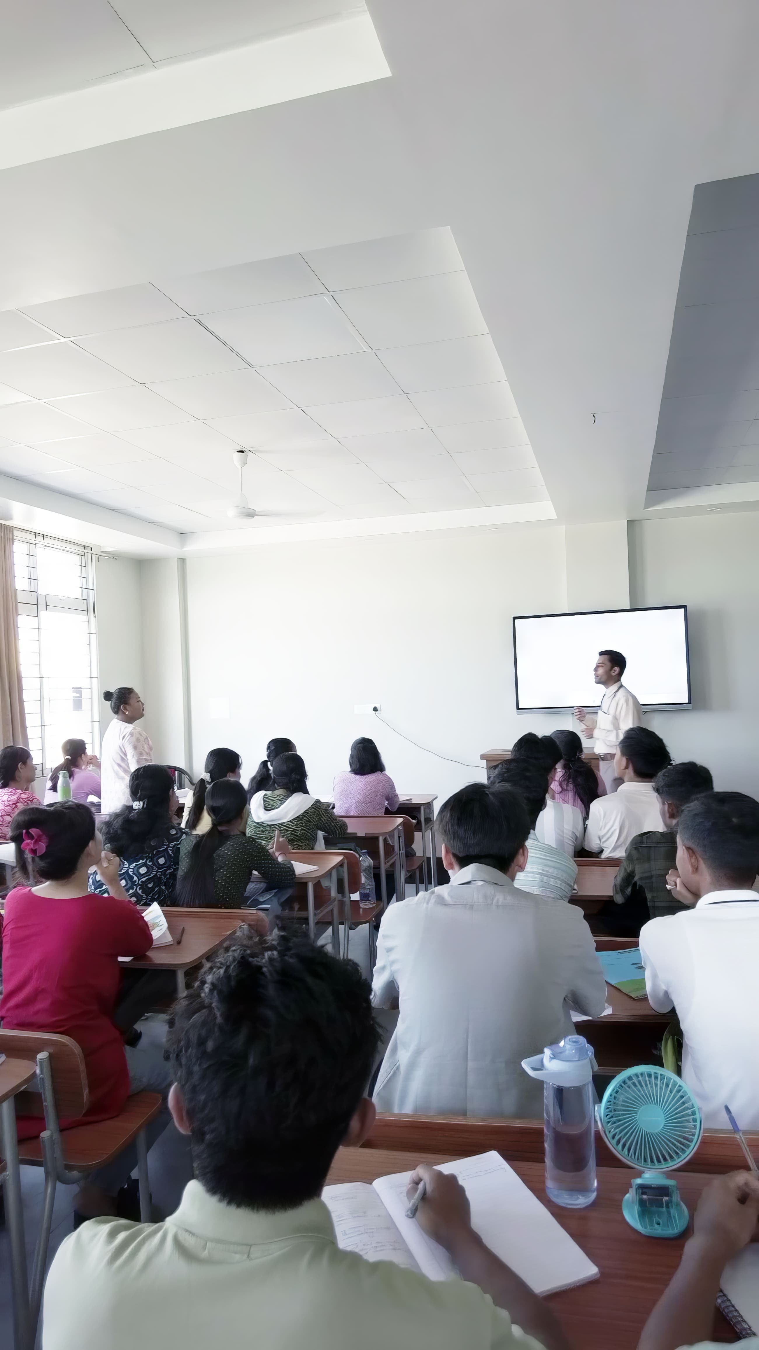 Pragjyotishpur University Guwahati Classroom photo 9