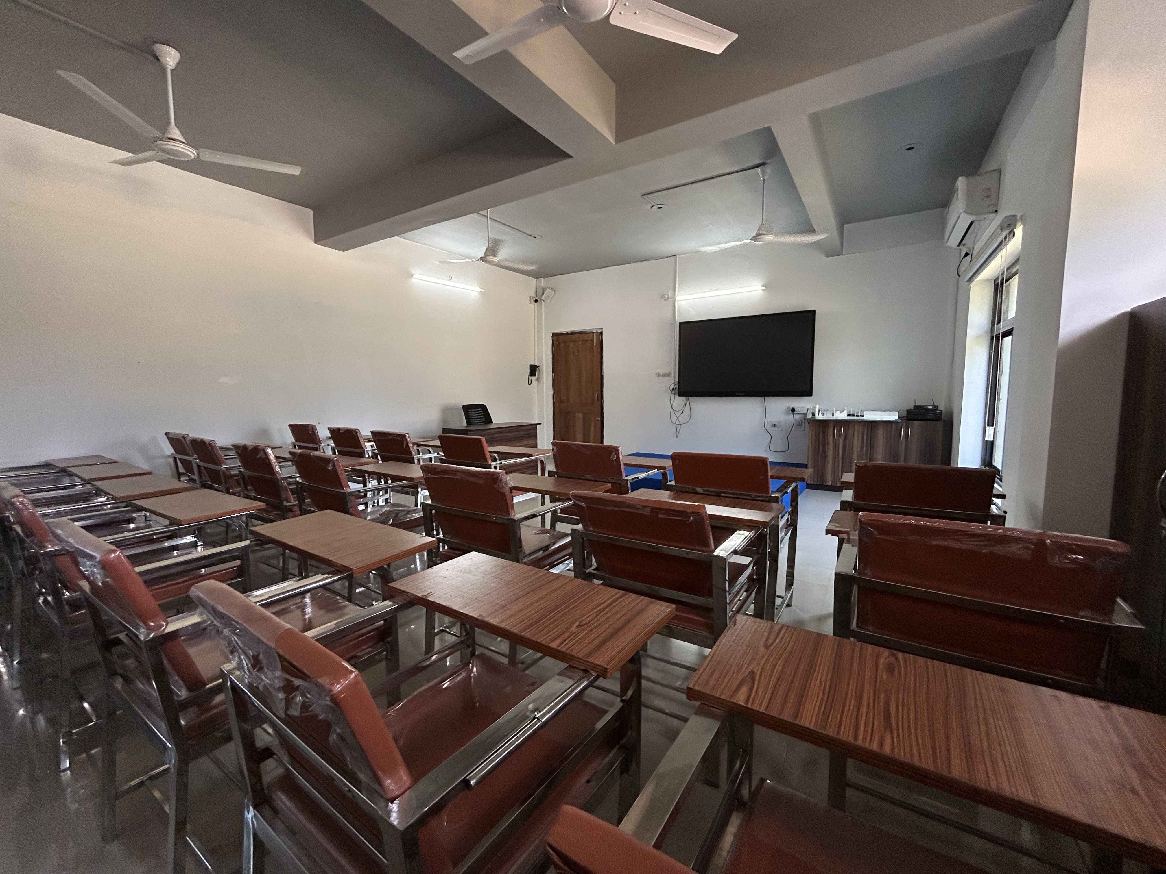 GIEM Classroom photo 5