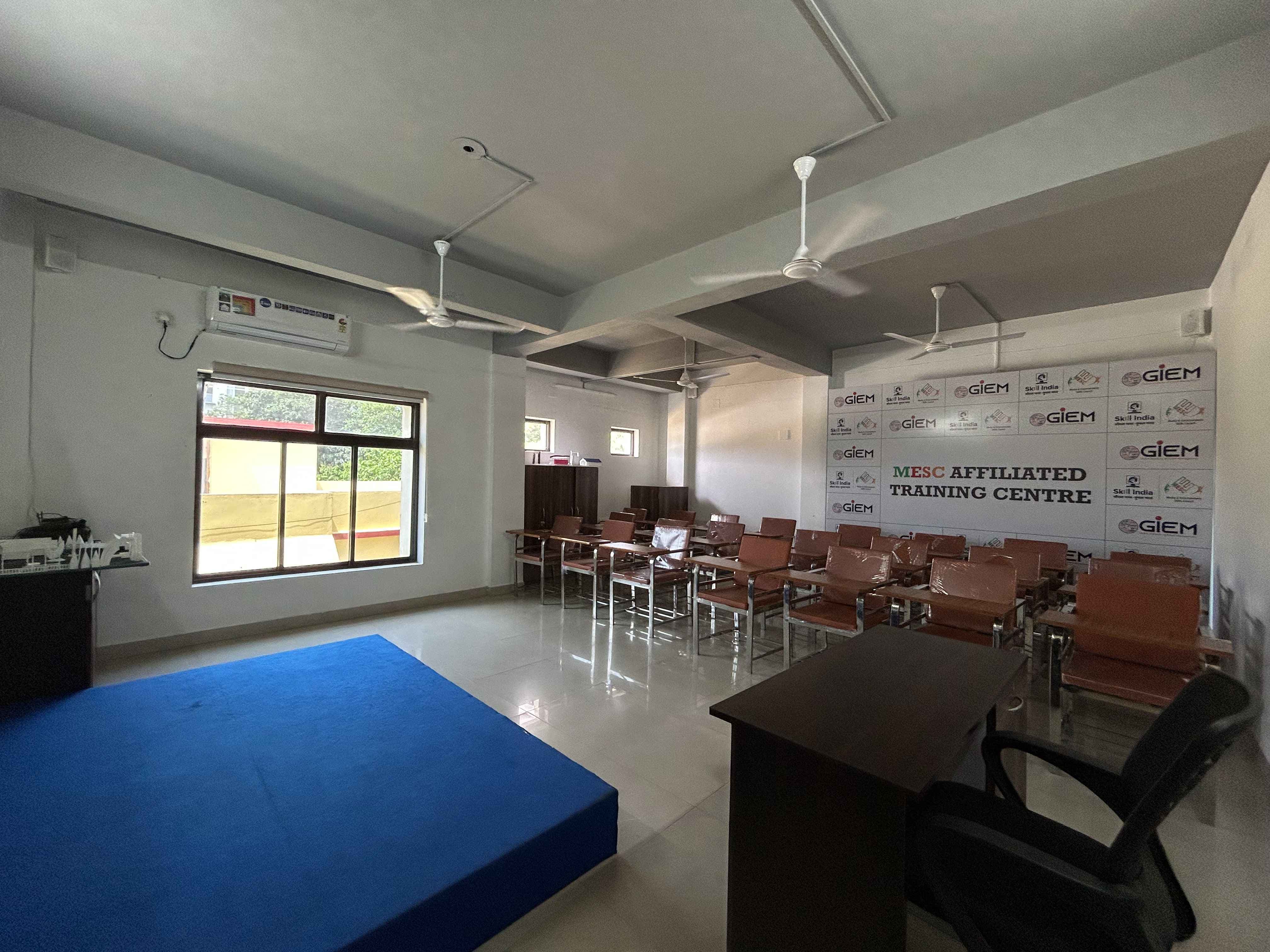 GIEM Classroom photo 4