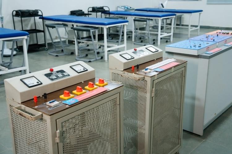 Parul University Goa Electro Lab photo 6