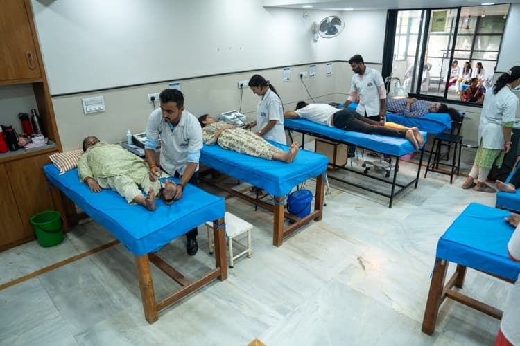 Parul University Ahmedabad Photos photo 9