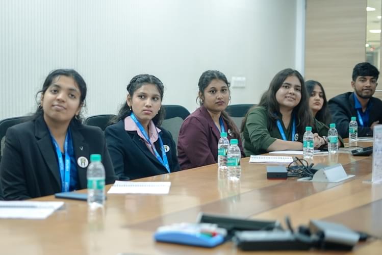 Parul University  food courts and chill zones photo 24