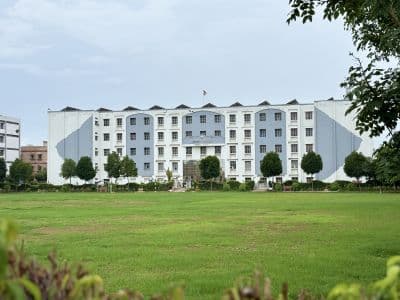 Lingaya's Vidyapeeth Faridabad Academic Building photo 4