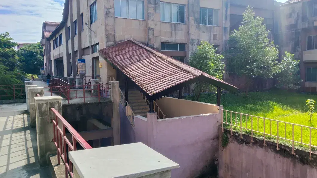 IIT Guwahati Academic building photo 4