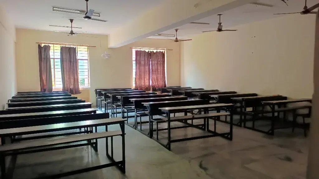 IIMT University Meerut Classrooms photo 1