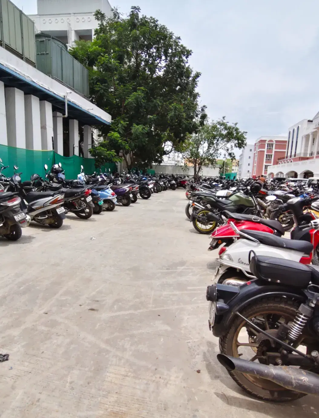 SRM University Chennai Parking photo 4