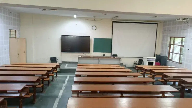 IIT BHU Classroom photo 4