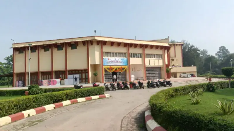 IIT BHU Campus photo 42