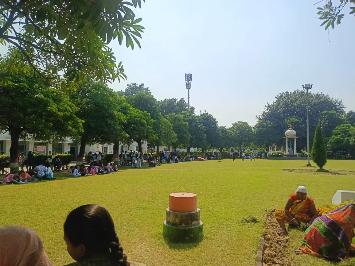 Chowdhary Mahadev Prasad Degree College Allahabad Park photo 1