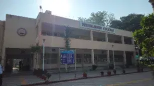 Deshbandhu College Academic building photo 6