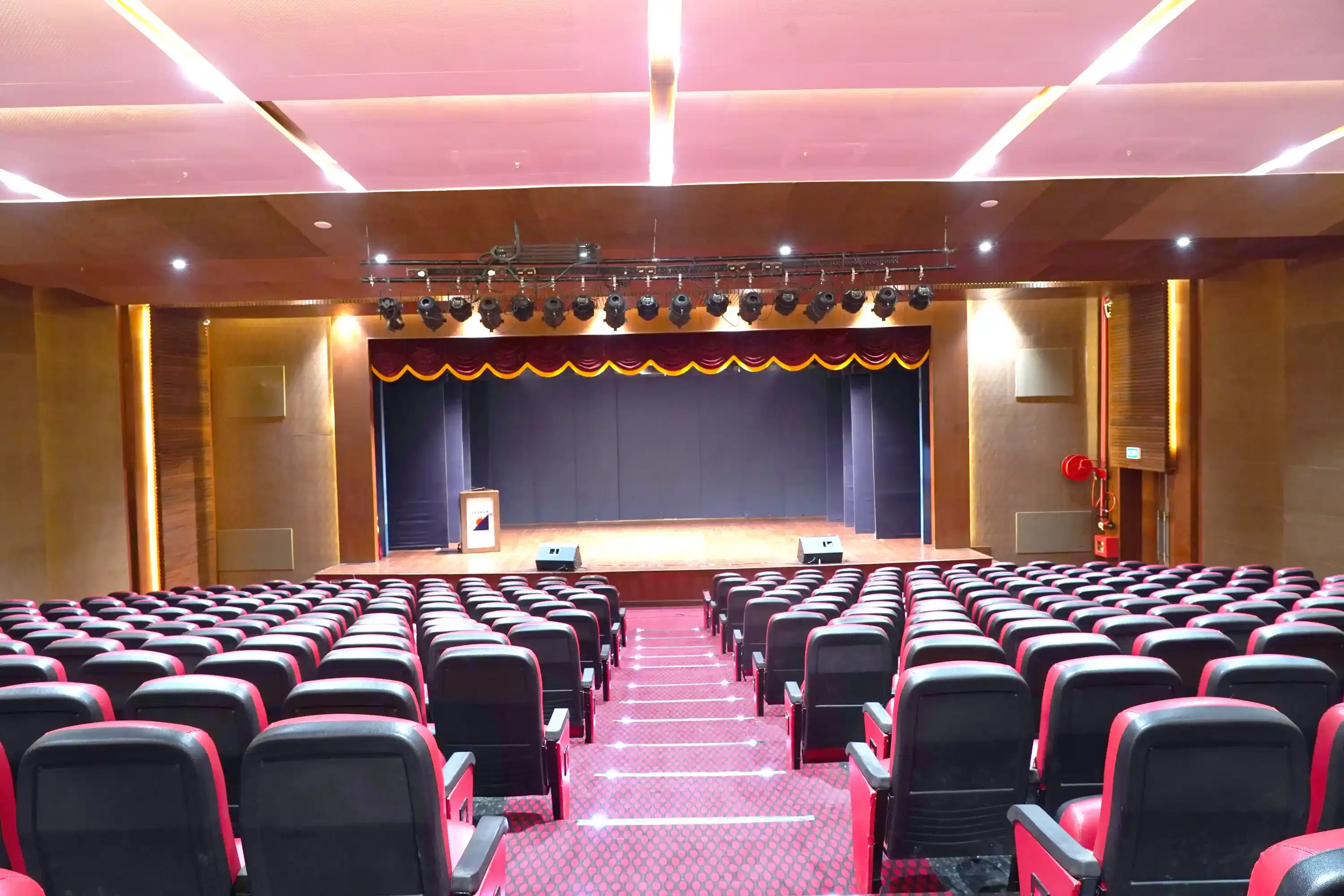 Thakur Global Business School Mumbai Auditorium photo 3