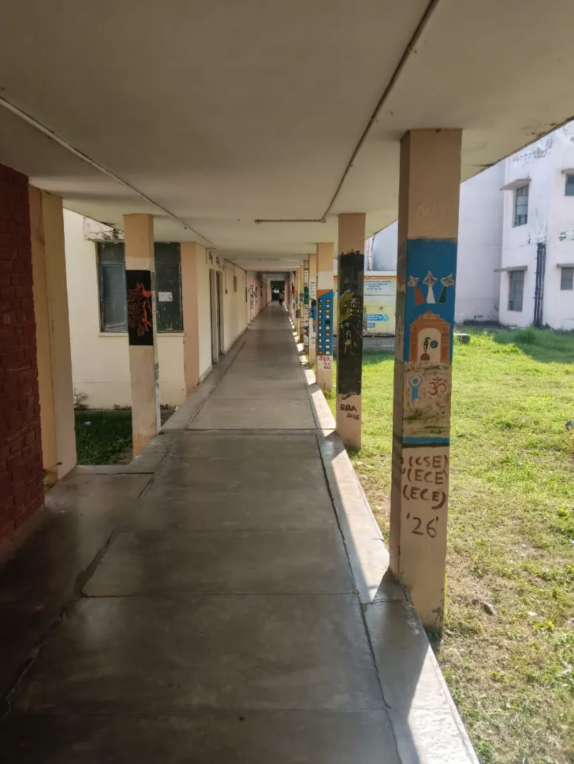 MMMUT Campus photo 29