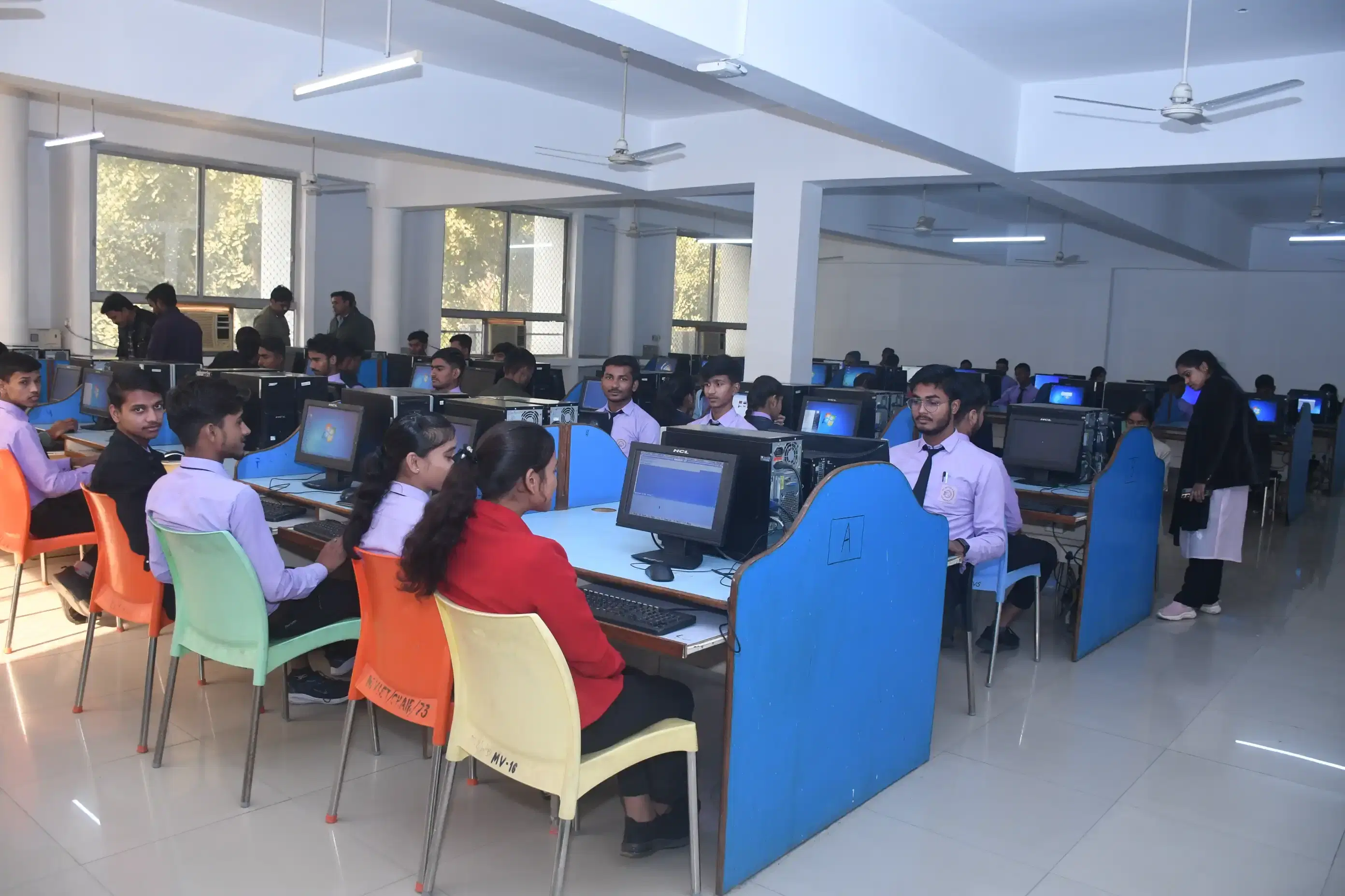 Madhu Vachaspati Institute of Engineering & Technology Kaushambi Computer Lab photo 1
