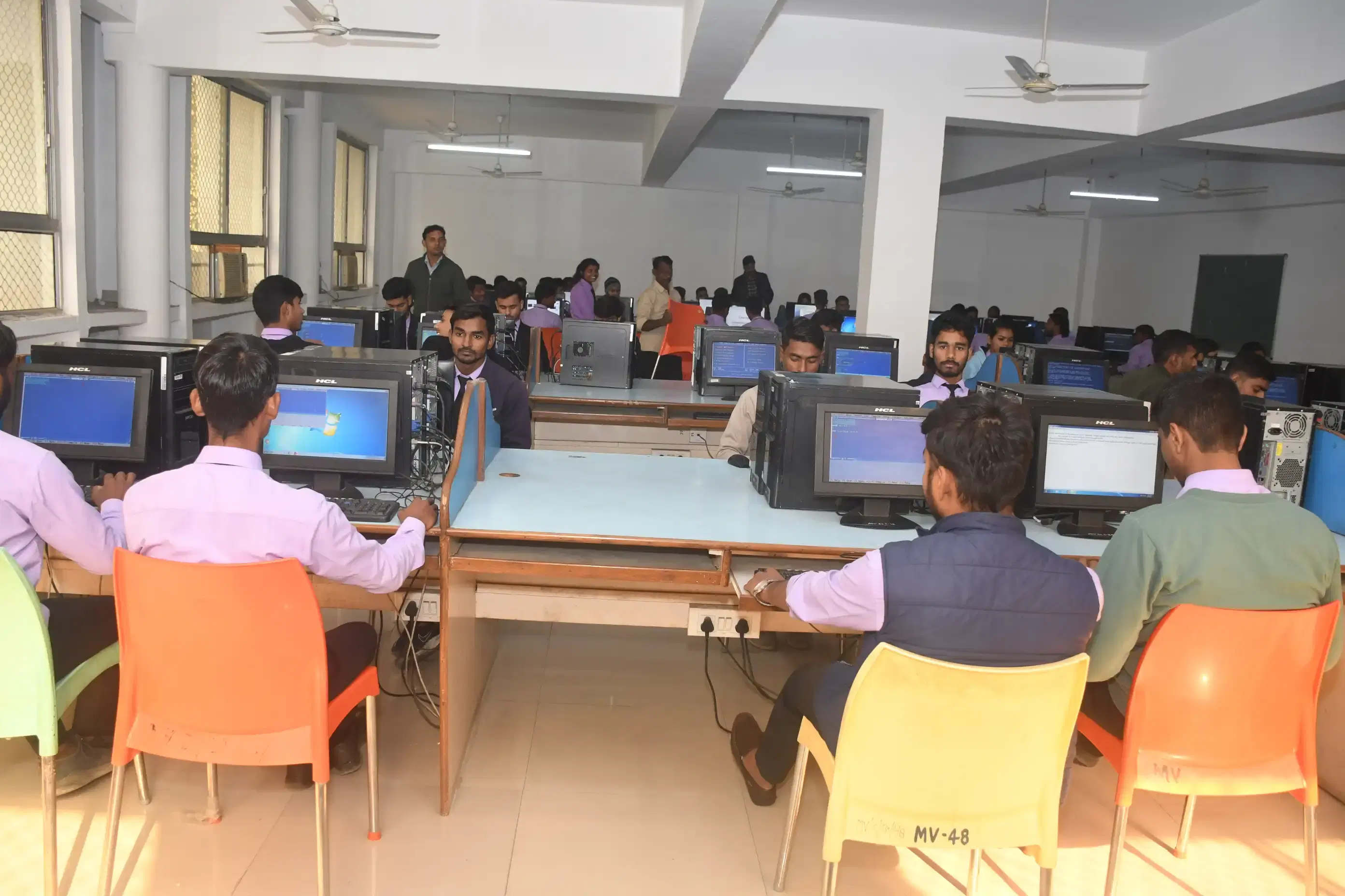 Madhu Vachaspati Institute of Engineering & Technology Kaushambi Computer Lab photo 2