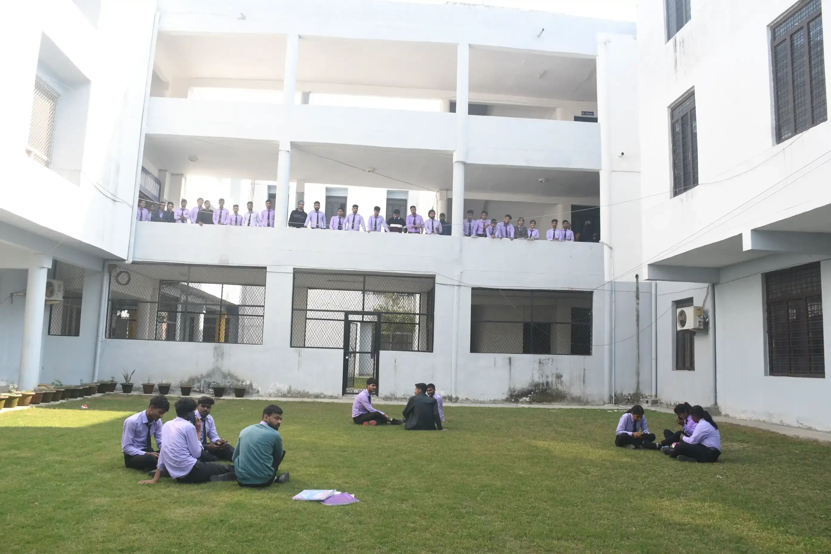 Madhu Vachaspati Institute of Engineering & Technology Kaushambi College photo 3