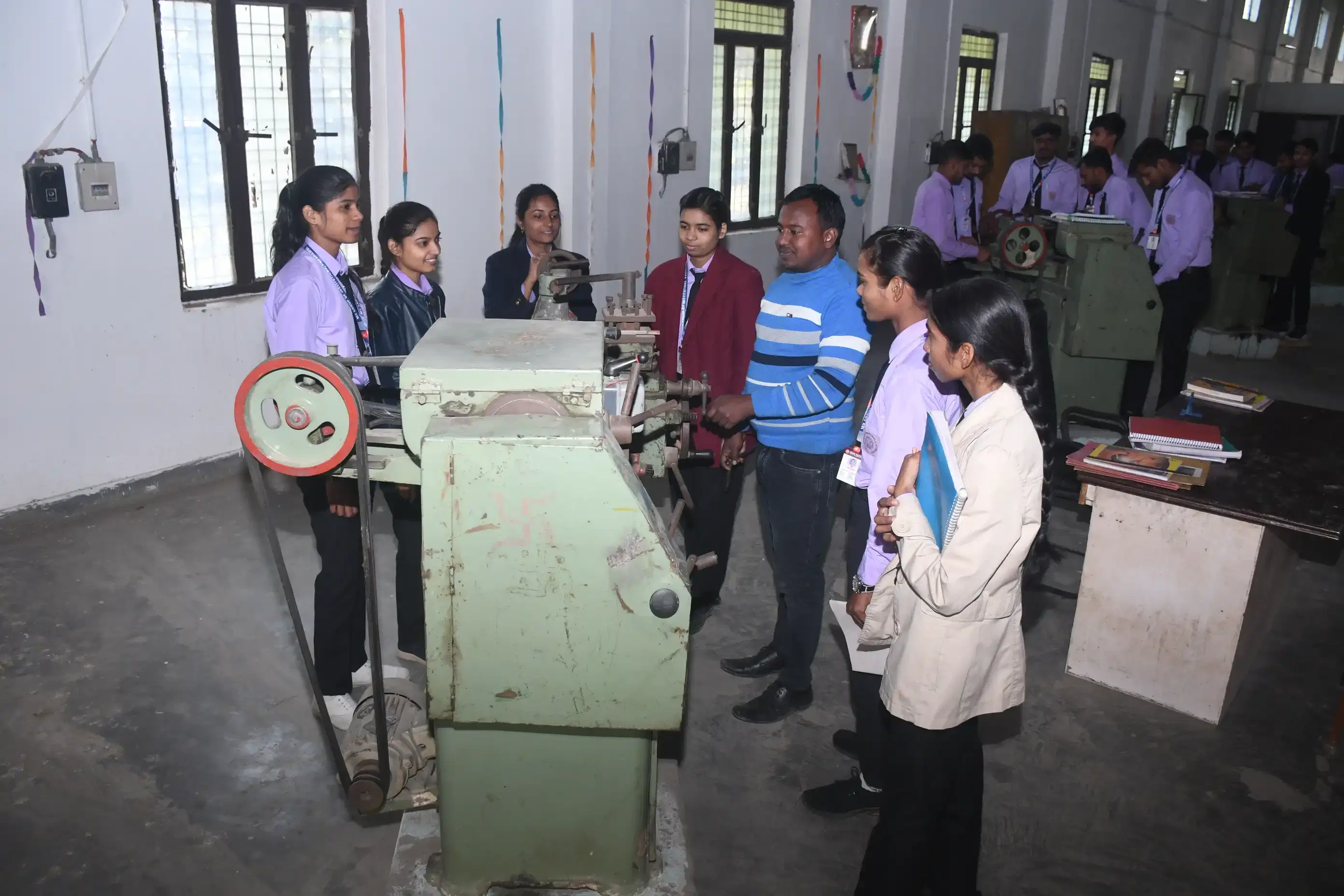 Madhu Vachaspati Institute of Engineering & Technology Kaushambi Mechanical Lab photo 2