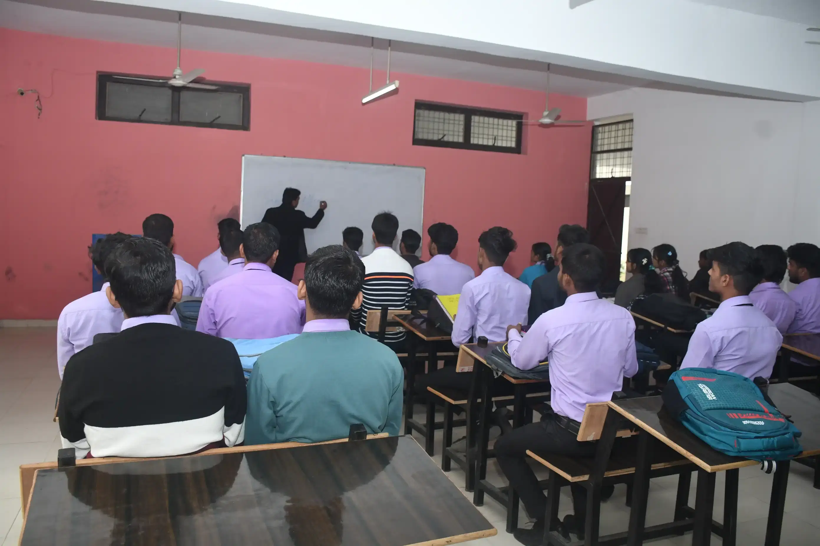 Madhu Vachaspati Institute of Engineering & Technology Kaushambi Campus photo 4