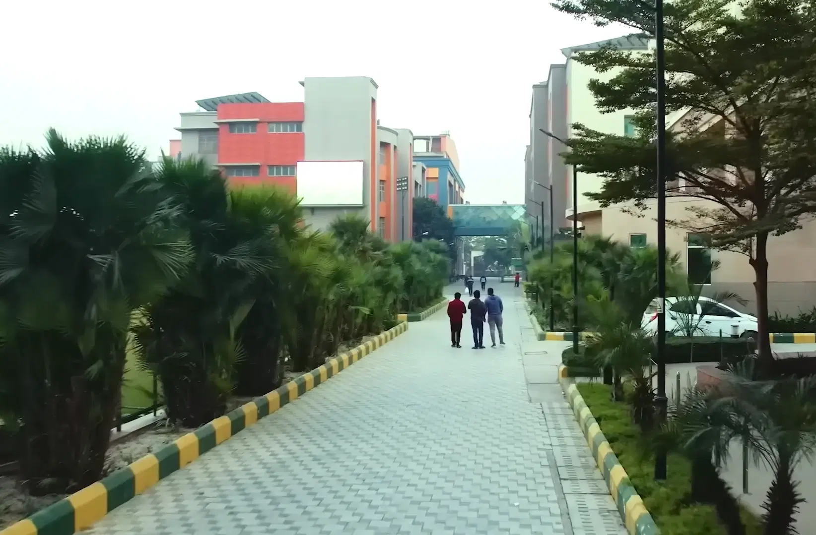 GL Bajaj Institute of Management and Research Greater Noida campus photo 1