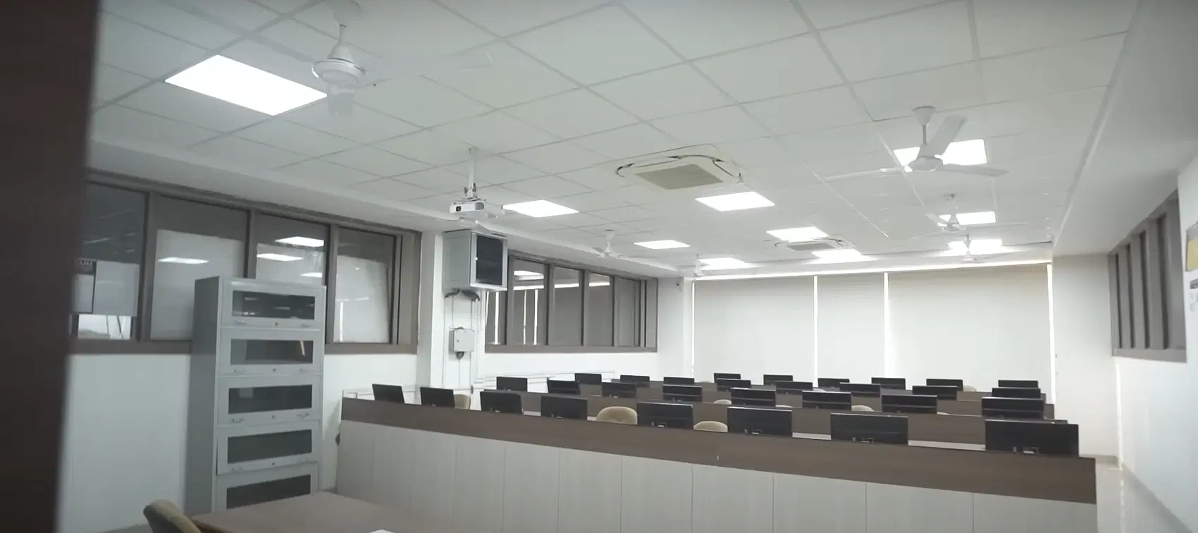 GL Bajaj Institute of Management and Research Greater Noida academic infrastructure photo 10