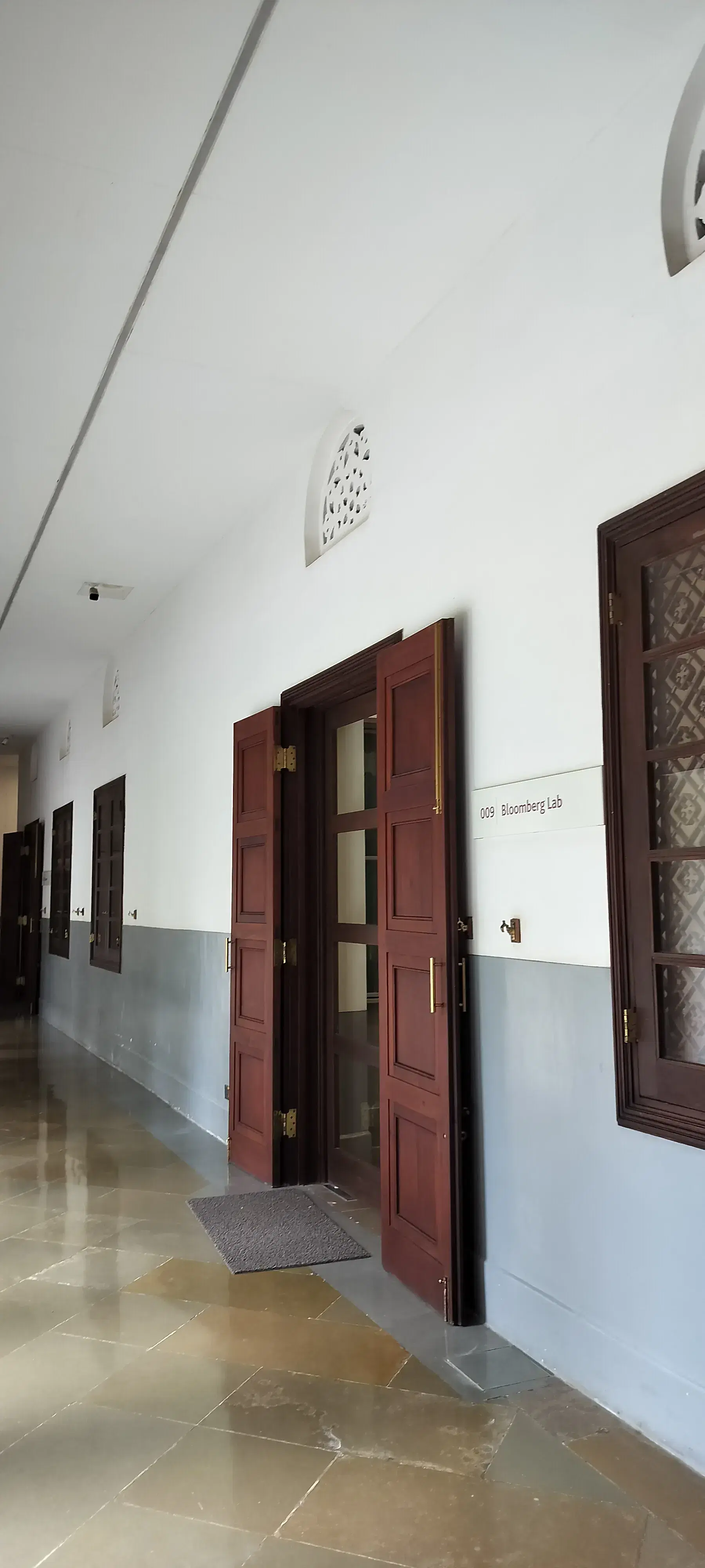 Ahmedabad University Academic Building photo 2