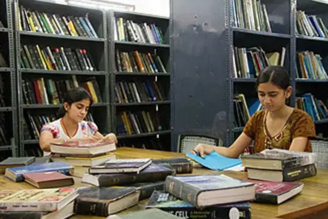 Institute of Home Economics Academic Building photo 3