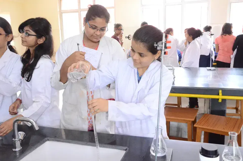 Institute of Home Economics Academic Building photo 19