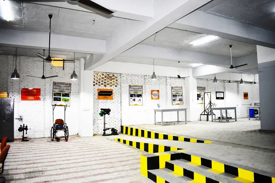 ITS Engineering College Academic Building photo 12