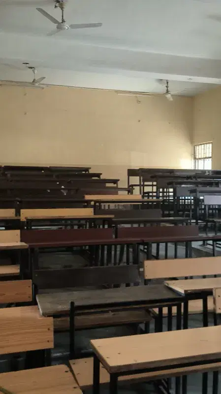 Dyal Singh College Academic Building photo 5