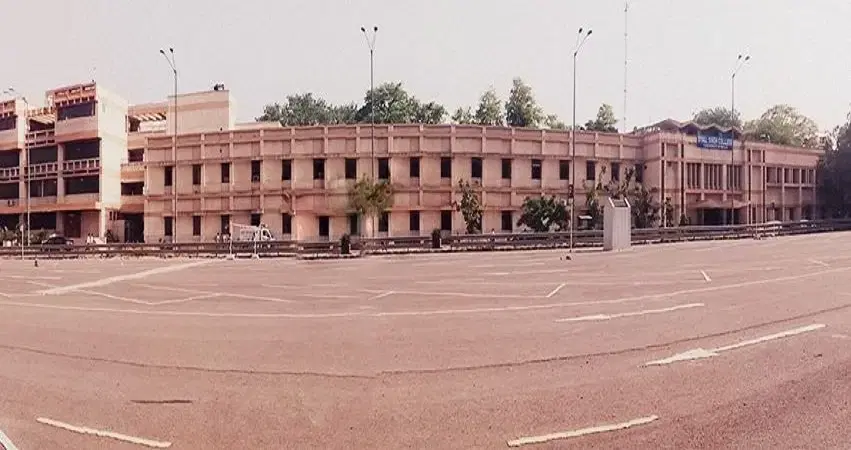 Dyal Singh College Academic Building photo 18