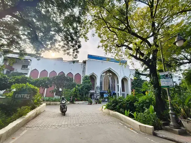 Jamia Hamdard University Delhi Academic Building photo 10