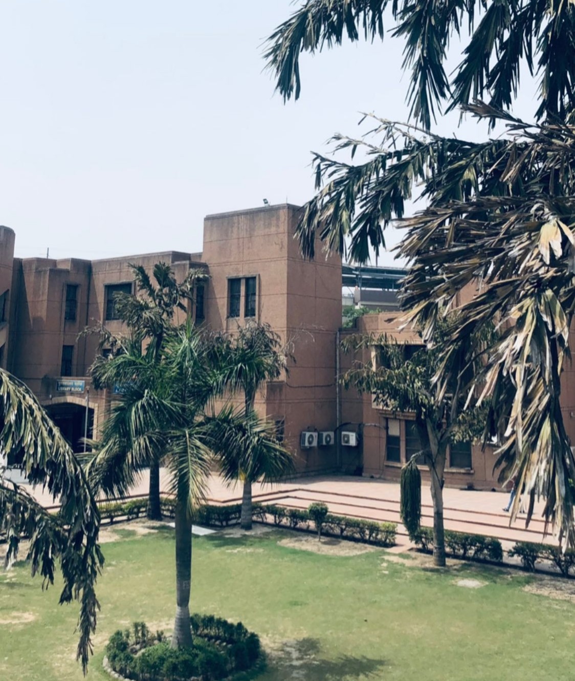 Dr. Bhim Rao Ambedkar College Campus photo 3