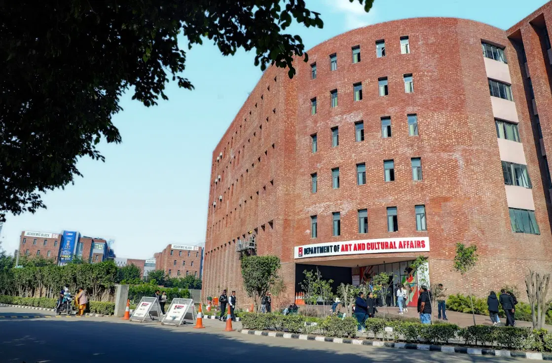 Chandigarh University Academic Building & Auditorium photo 37