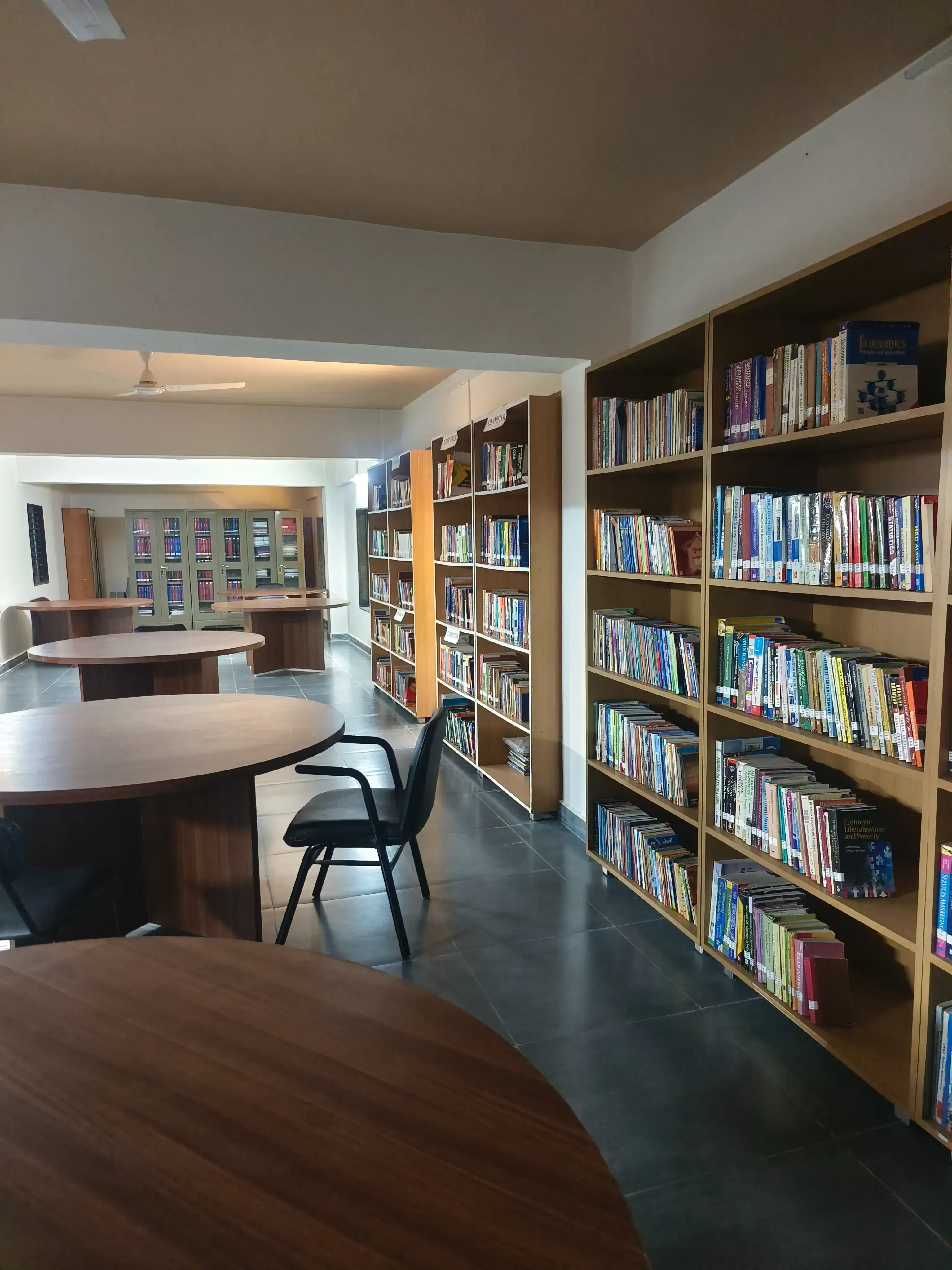 Sabarmati University Ahmedabad Academic Building photo 18