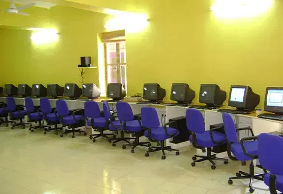 Sabarmati University Ahmedabad Academic Building photo 21