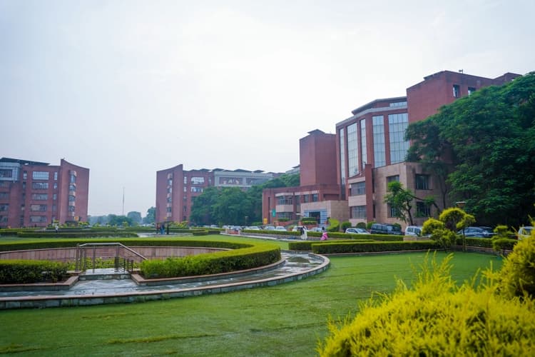 Amity University Noida Academic Building photo 1